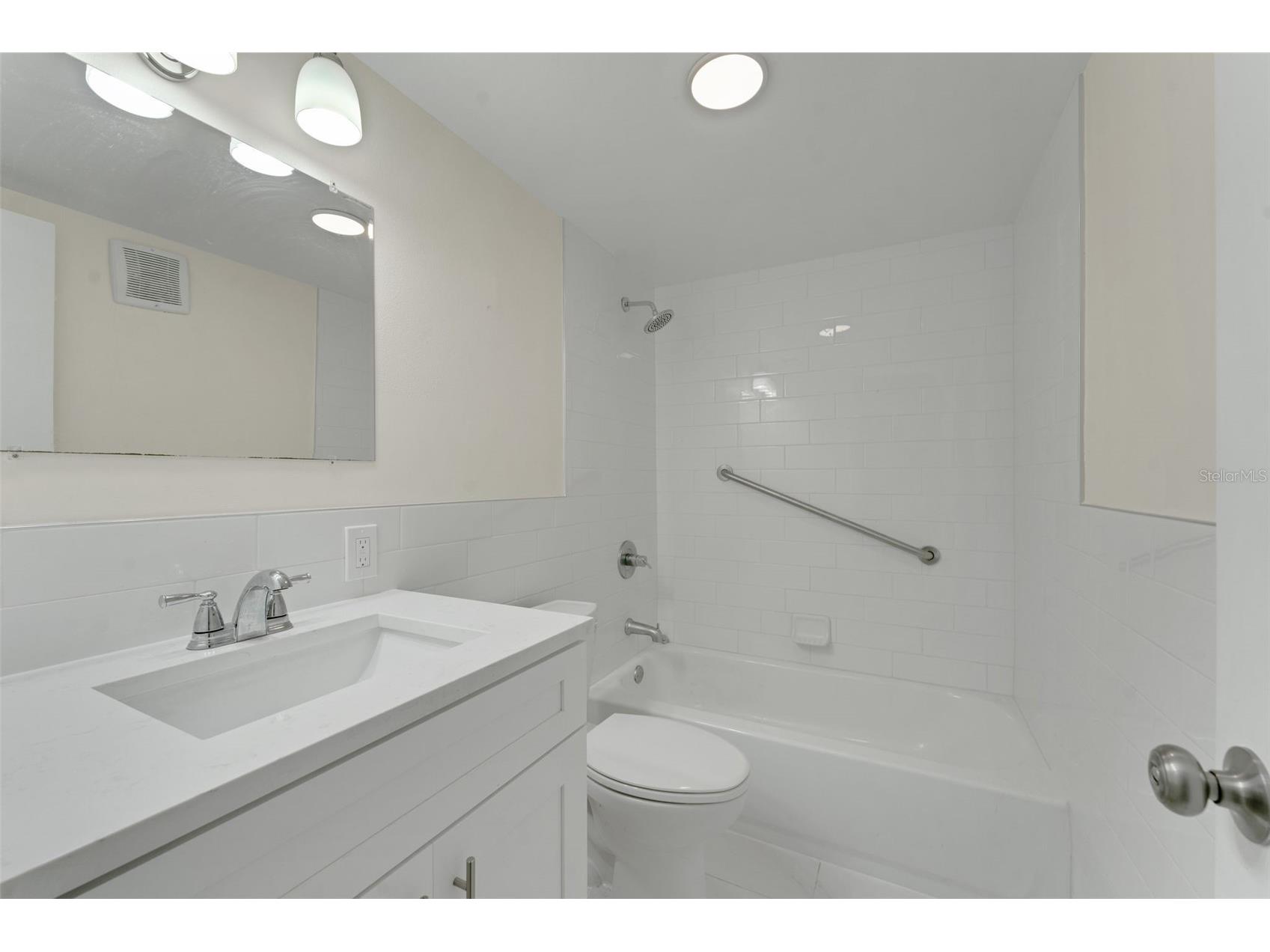 4328 Edgewater Drive #D106 Orlando FL 32804 - LAKE FAIRVIEW O6413478 image8