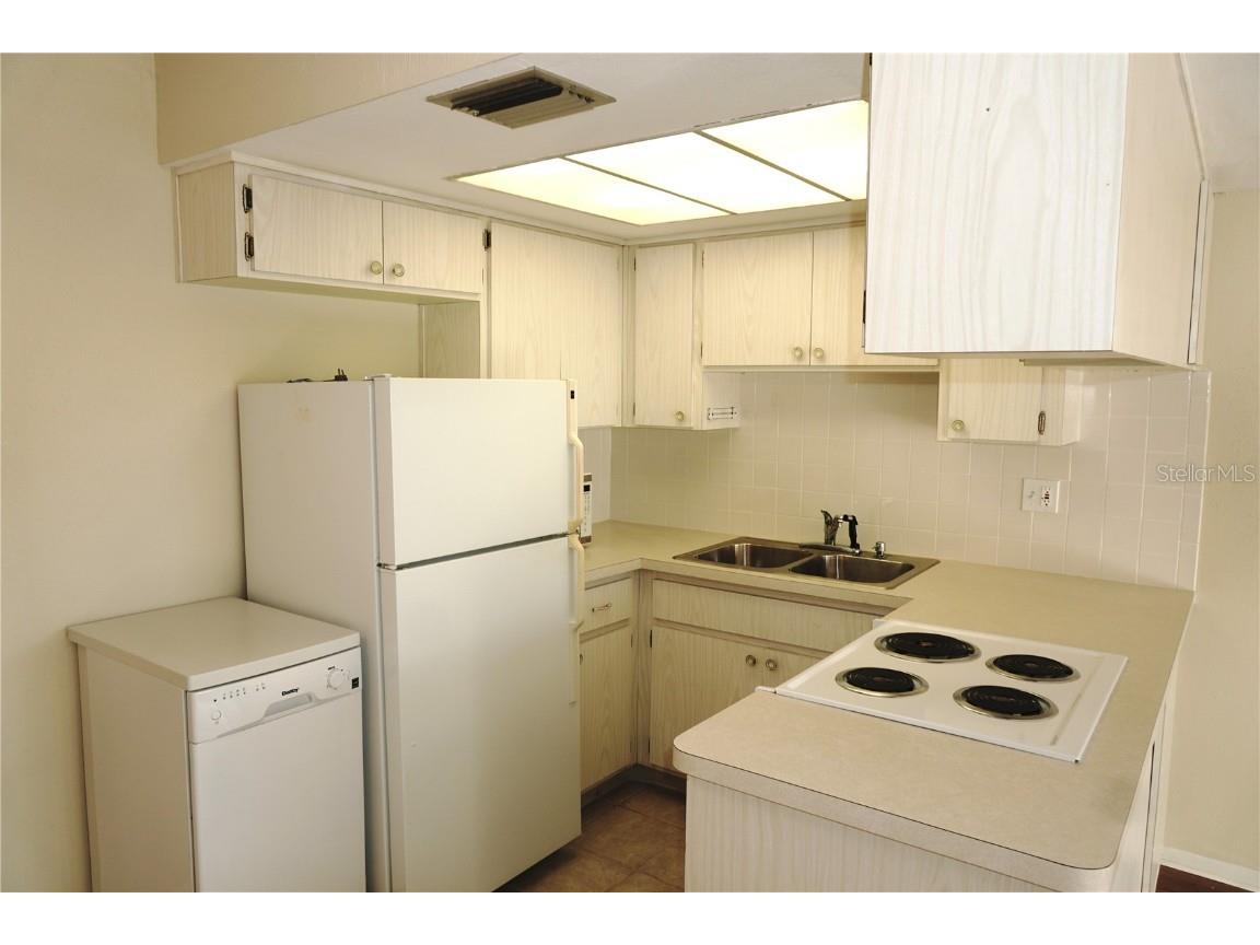 4329 Tahitian Gardens Circle #B Holiday FL 34691 TB8404132 image8