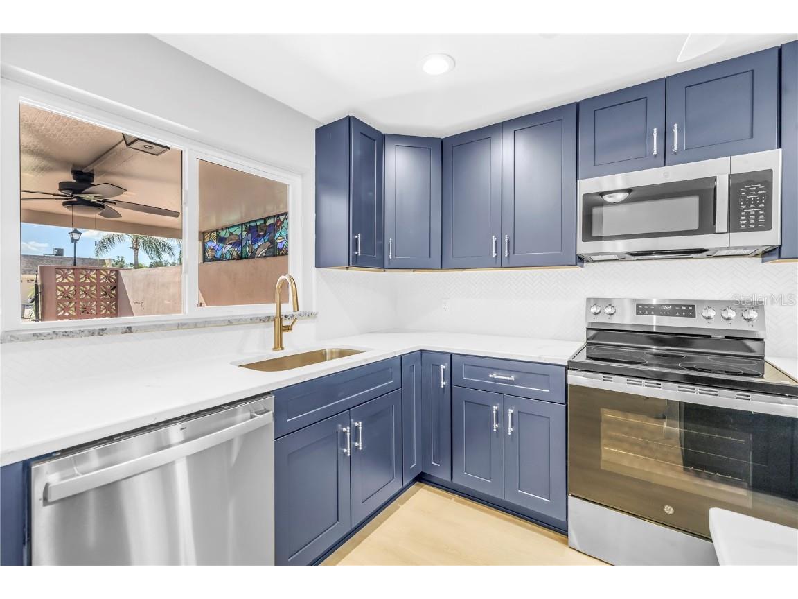 433 Boca Ciega Point Boulevard S #1012 Saint Petersburg FL 33708 TB8435635 image12