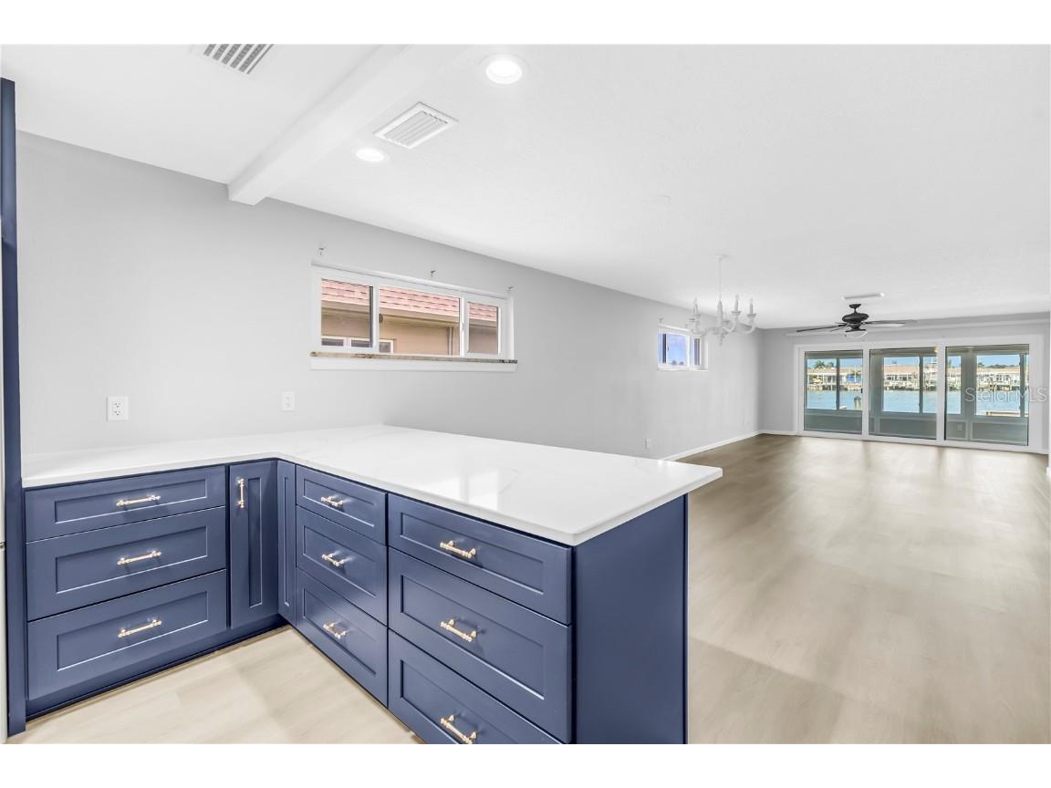 433 Boca Ciega Point Boulevard S #1012 Saint Petersburg FL 33708 TB8435635 image17