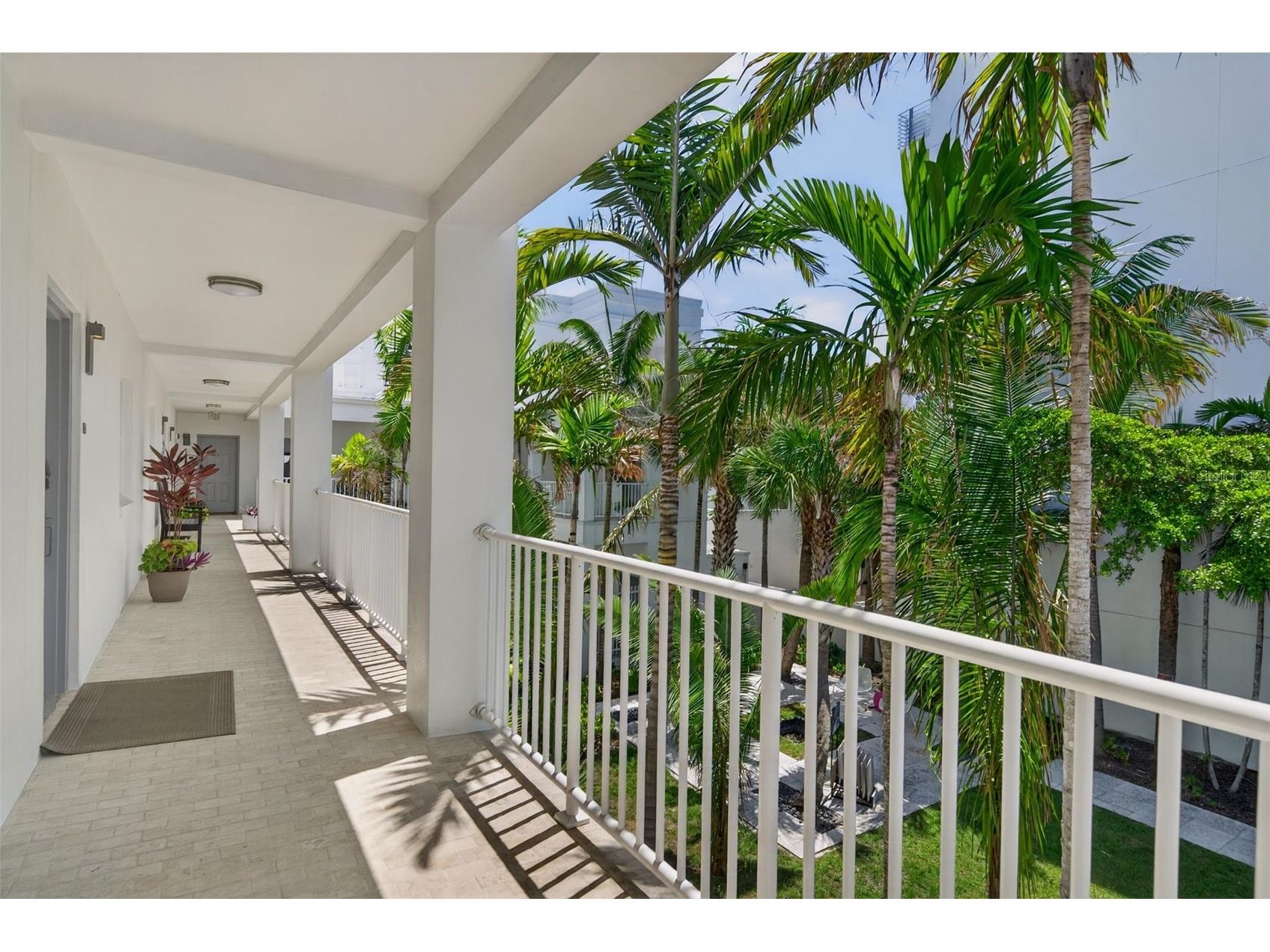 433 Central Avenue Sarasota FL 34236 A4700912 image3