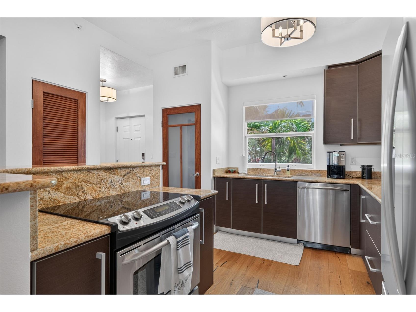 433 Central Avenue Sarasota FL 34236 A4700912 image7