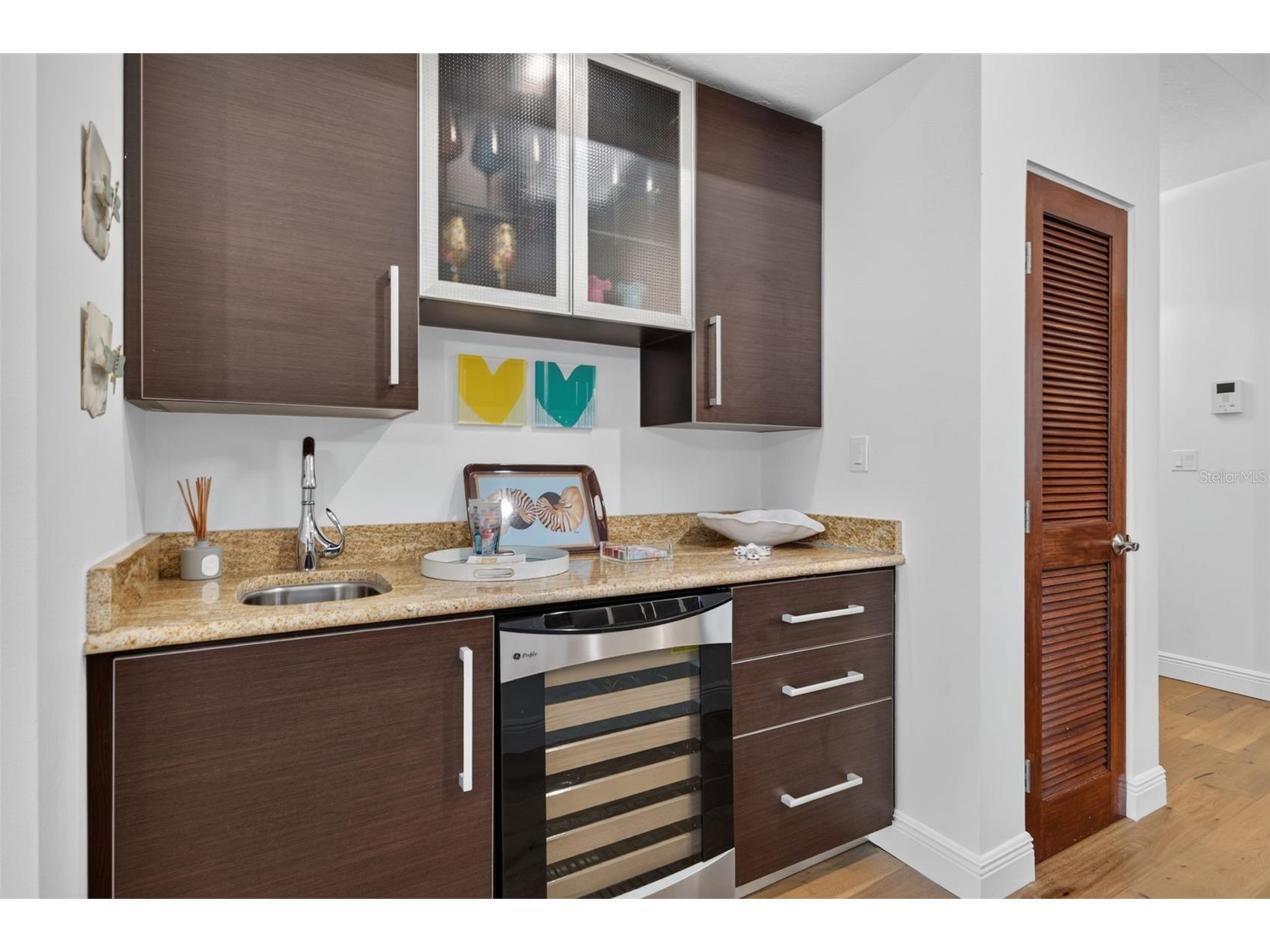433 Central Avenue Sarasota FL 34236 A4700912 image9