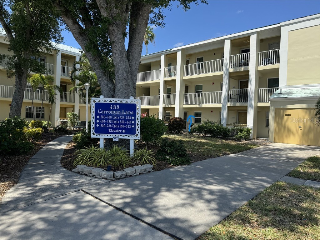 433 Cerromar Lane #339 Venice FL 34293 N6132575 image1