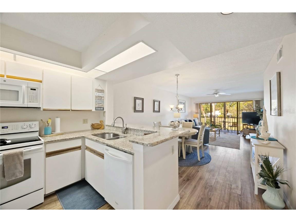 433 Cerromar Lane #440 Venice FL 34293 A4675462 image11