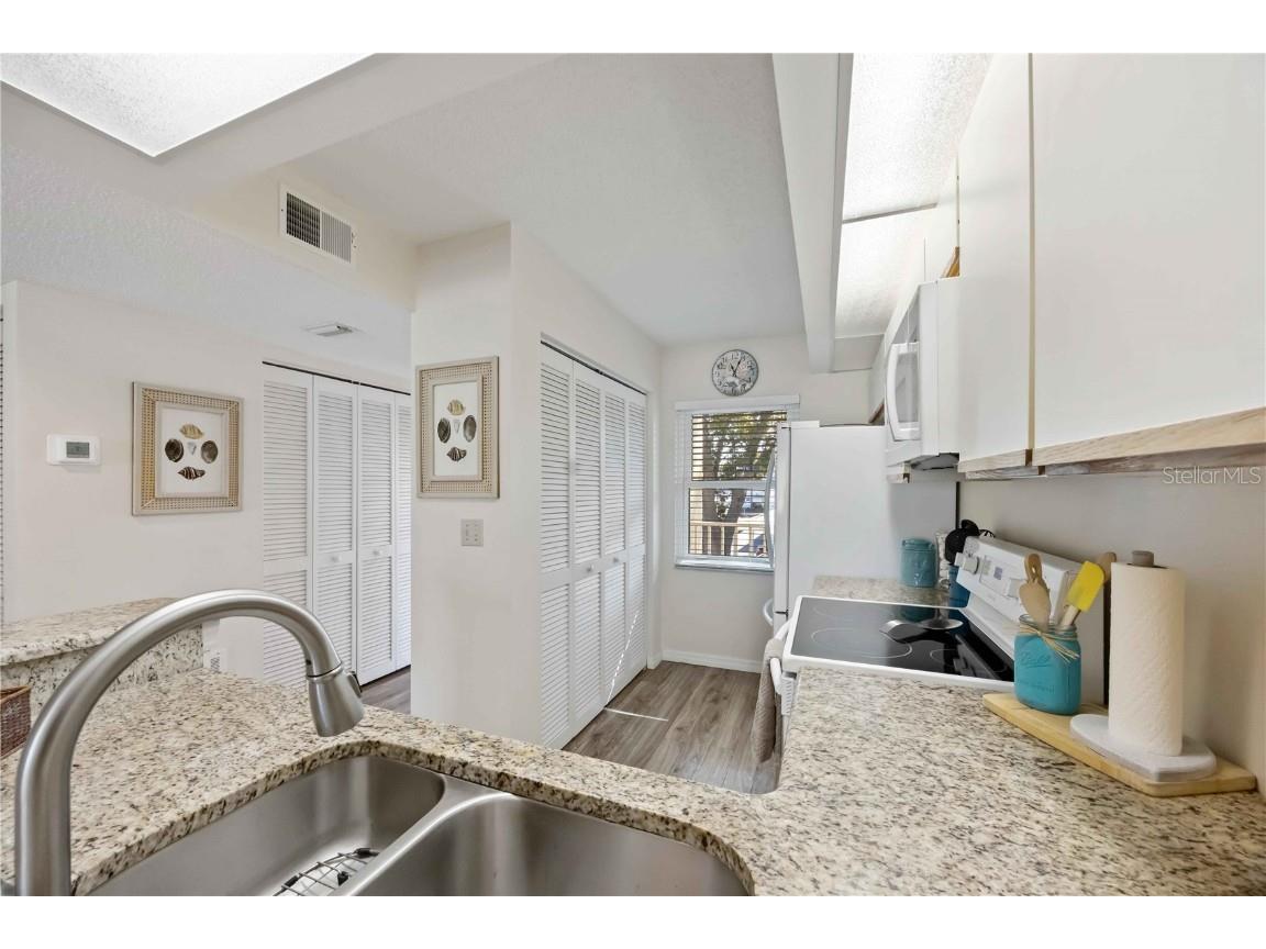 433 Cerromar Lane #440 Venice FL 34293 A4675462 image14