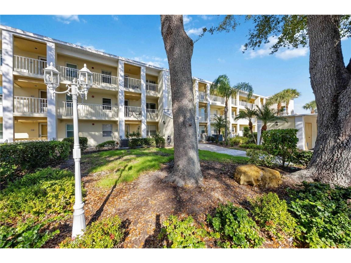 433 Cerromar Lane #440 Venice FL 34293 A4675462 image2