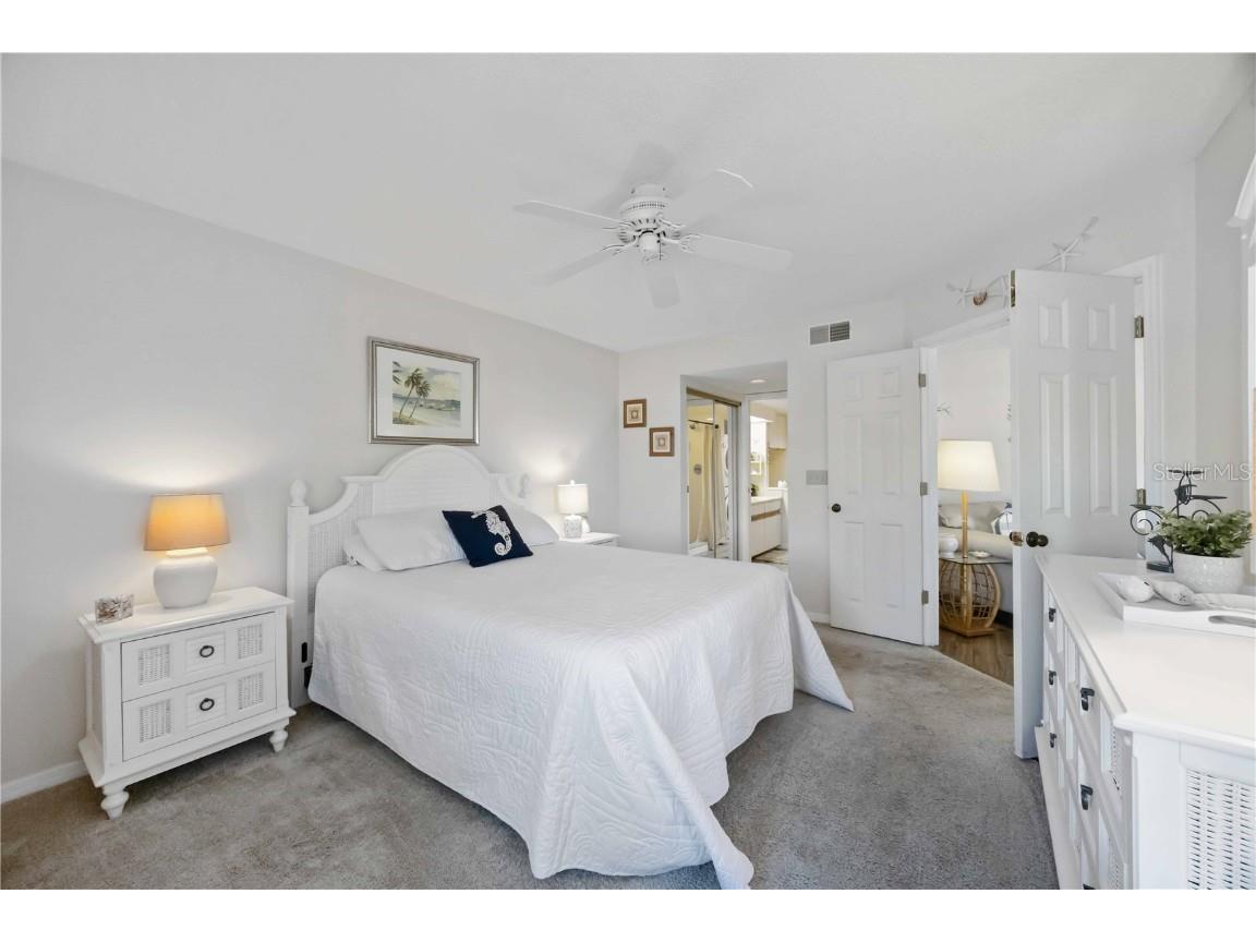 433 Cerromar Lane #440 Venice FL 34293 A4675462 image25