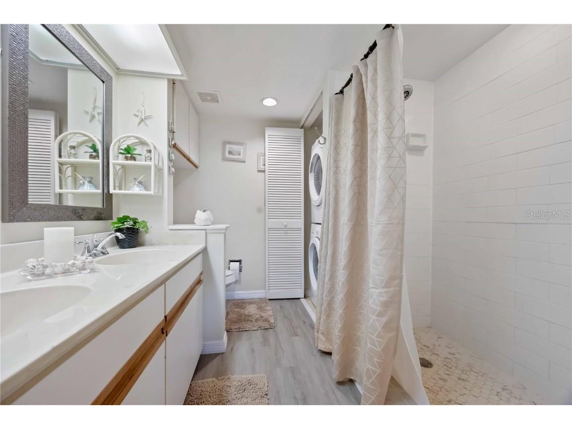 433 Cerromar Lane #440 Venice FL 34293 A4675462 image27