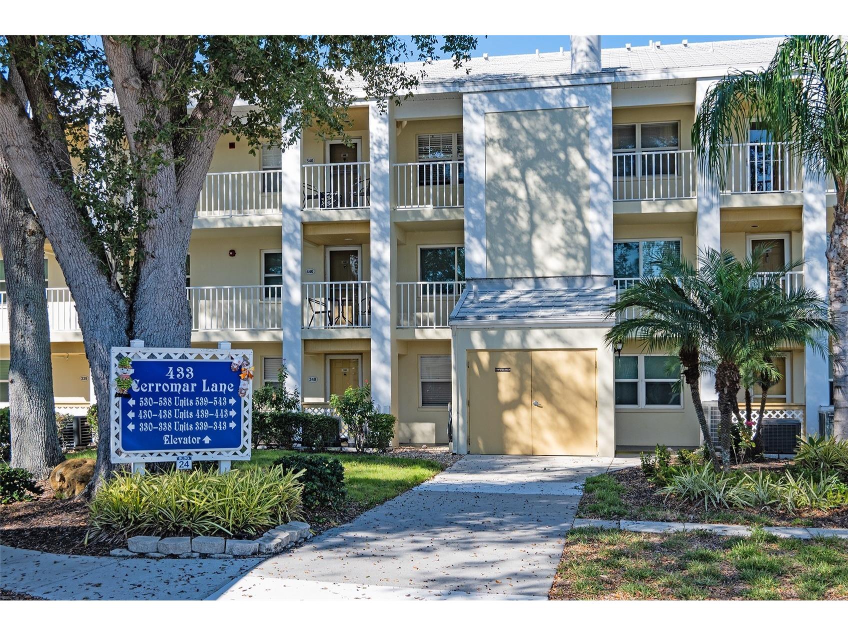 433 Cerromar Lane #541 Venice FL 34293 A4675839 image1