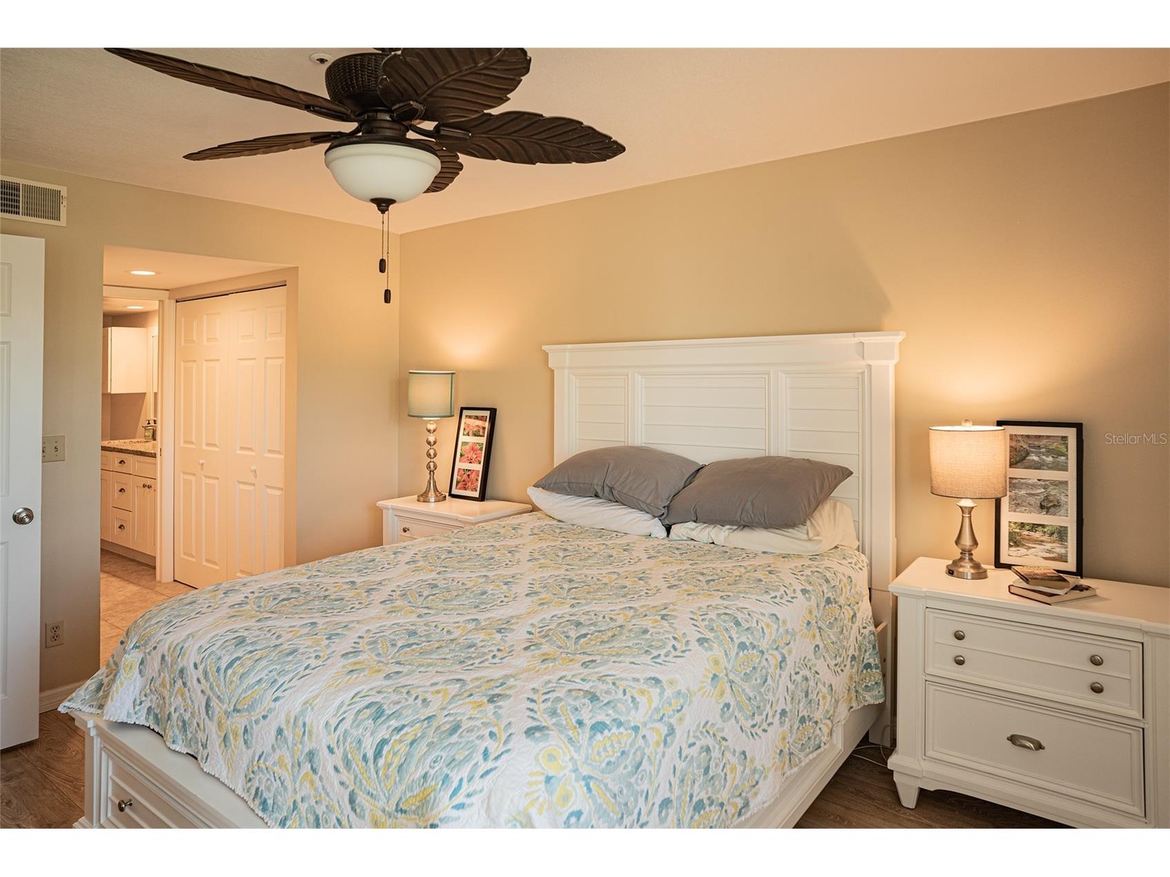 433 Cerromar Lane #541 Venice FL 34293 A4675839 image16