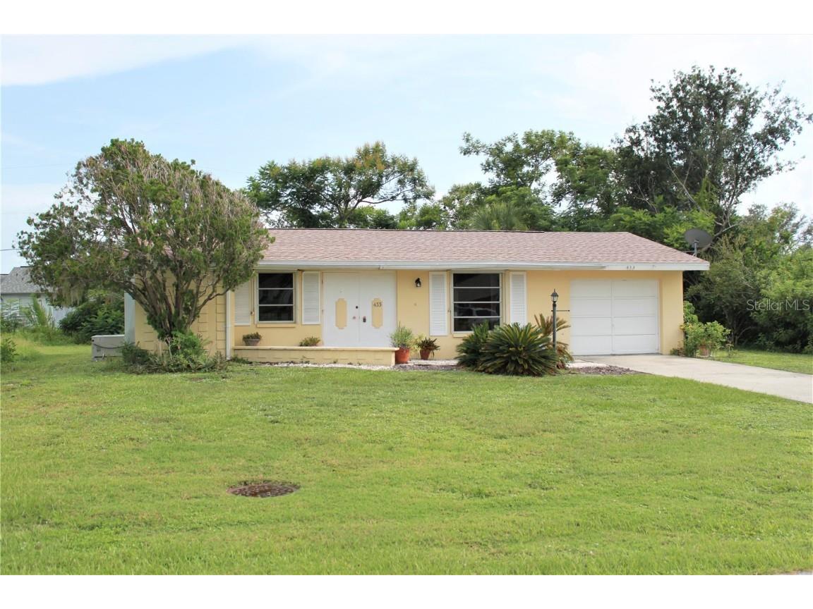 433 Cypress Avenue NW Port Charlotte FL 33952 C7479157 image1