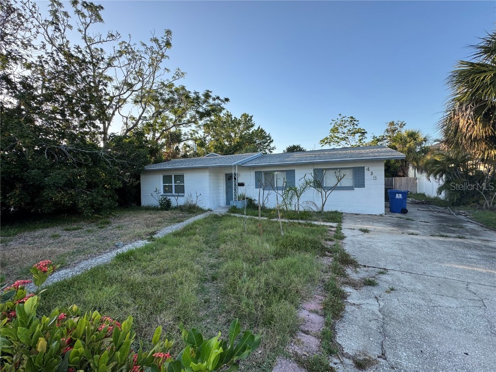 433 Hampton Avenue NE Saint Petersburg FL 33703 TB8386354 image1