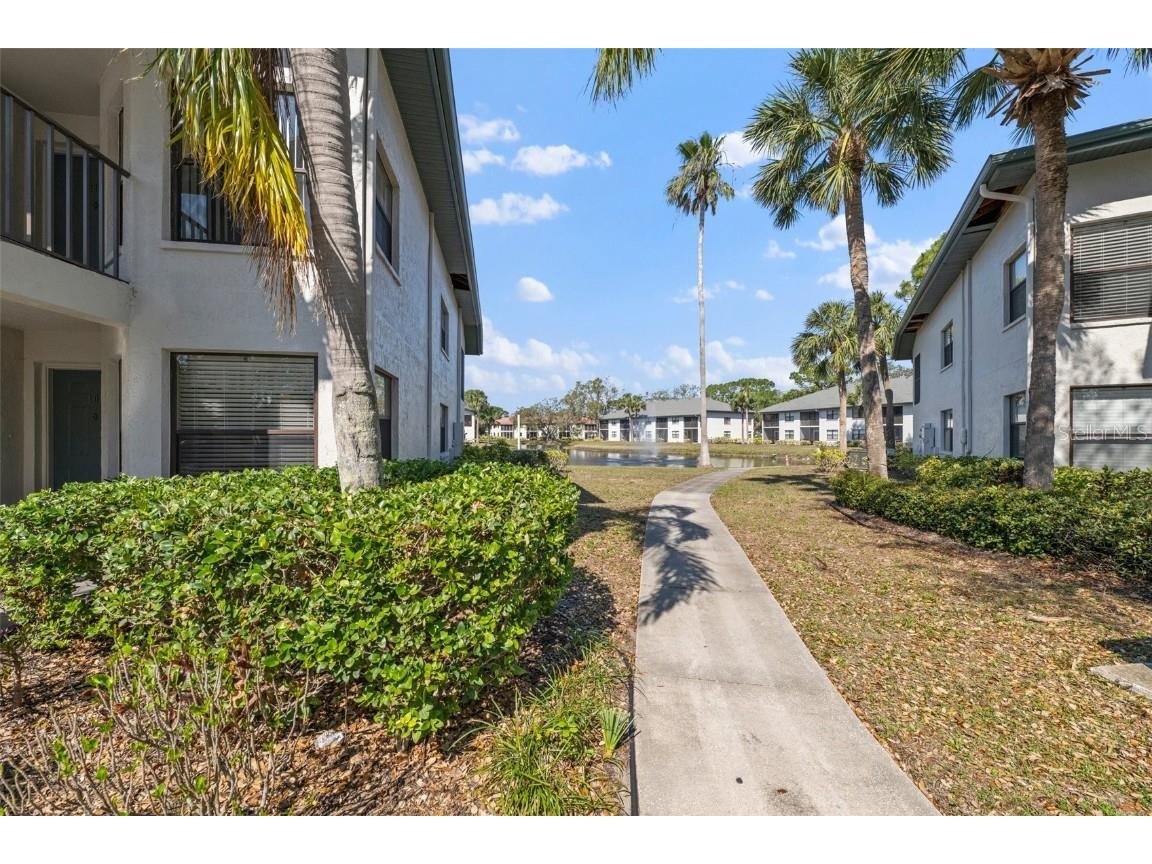 4330 47th Avenue W #104 Bradenton FL 34210 A4641913 image2