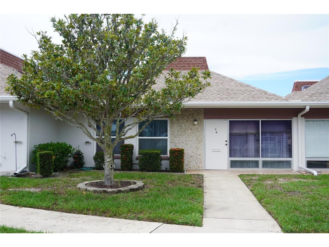 4330 Tahitian Gardens Circle #B Holiday FL 34691 U8248002 image1
