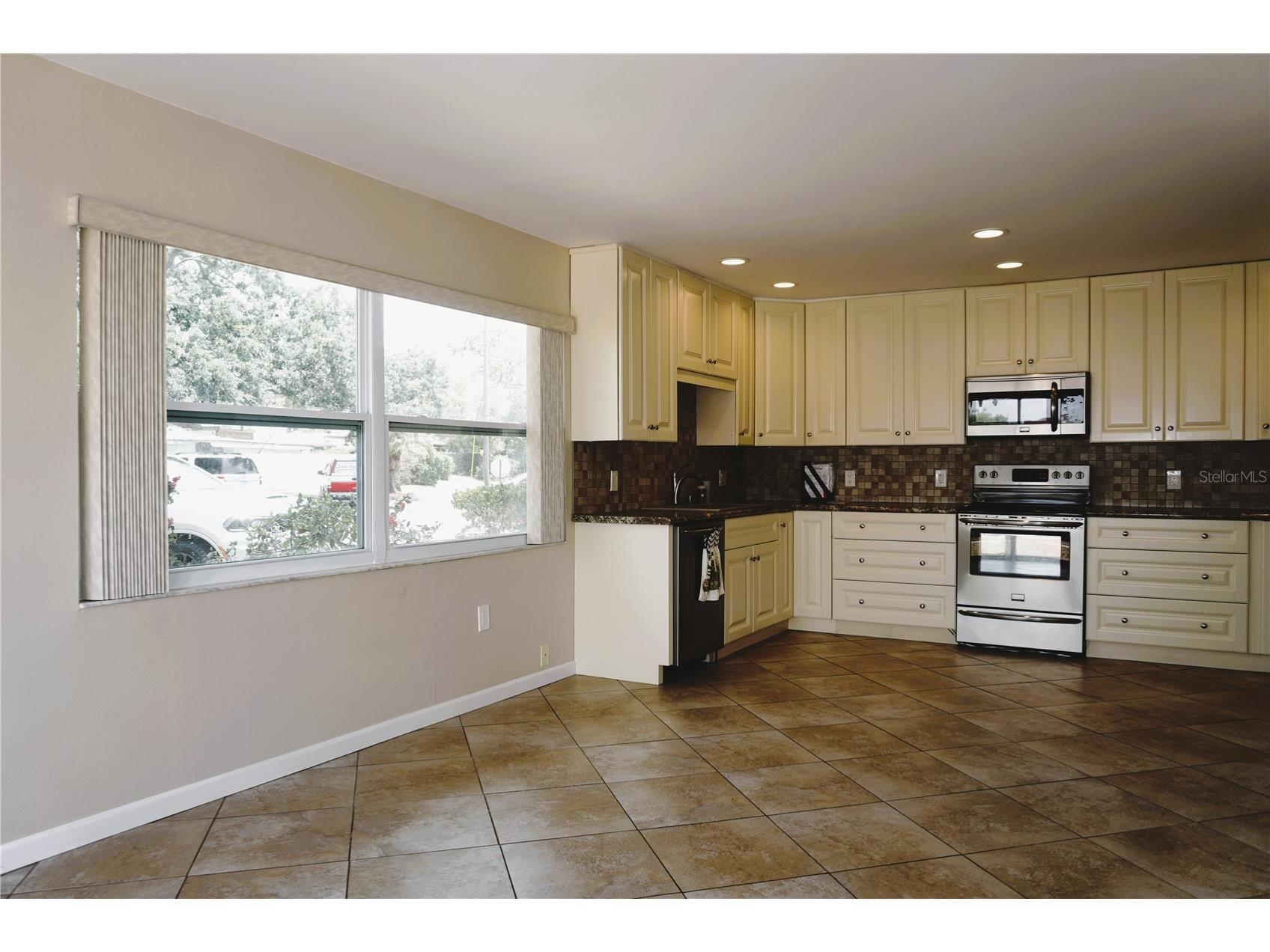 4330 Tahitian Gardens Circle #E Holiday FL 34691 TB8504374 image4