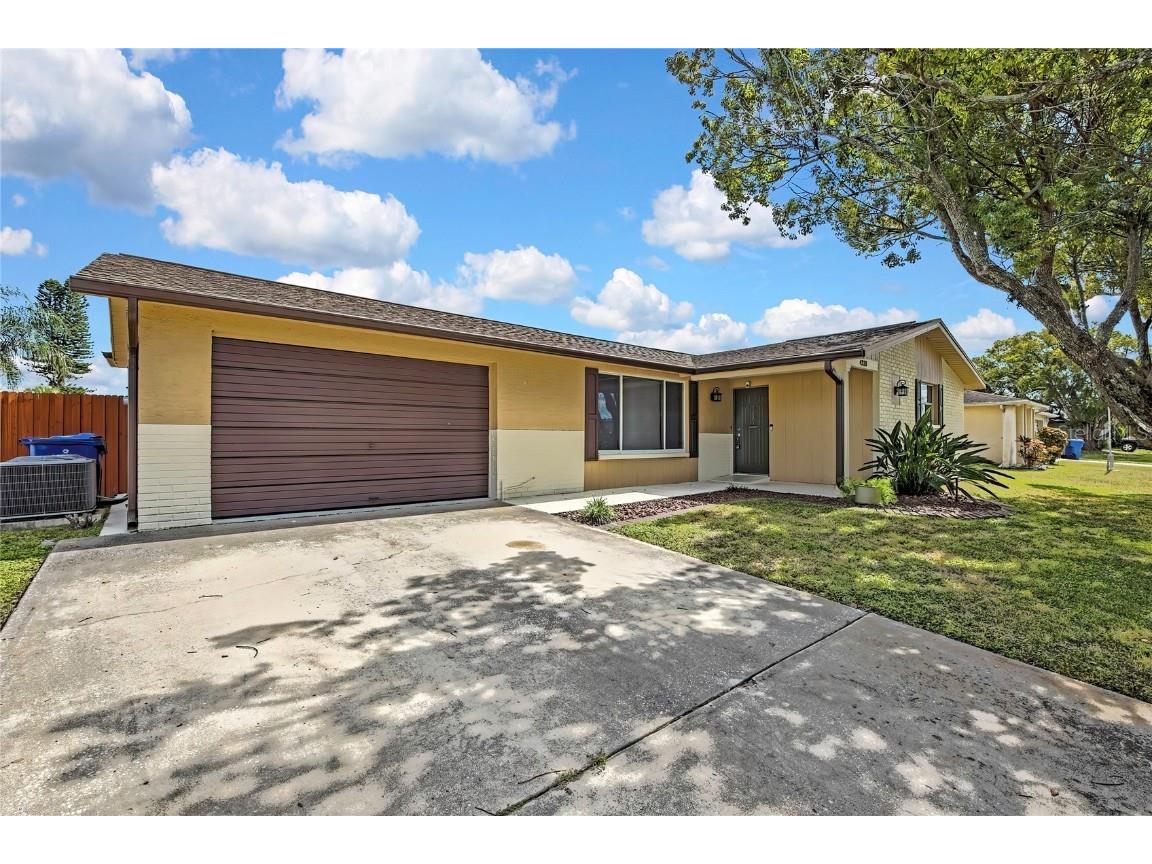 4330 Tall Oak Lane New Port Richey FL 34653 W7879936 image1