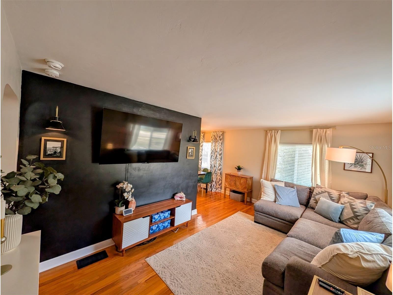4332 9th Ave N Saint Petersburg FL 33713 W7886245 image3