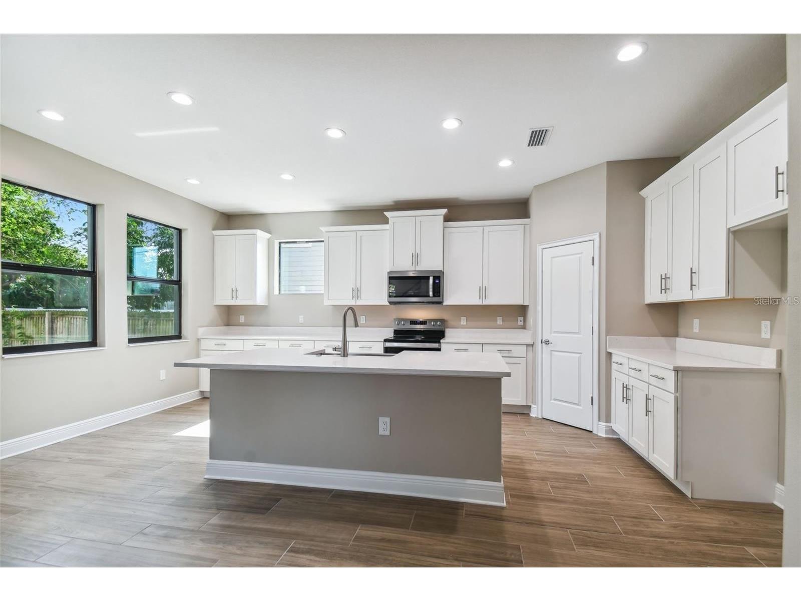 4333 2nd Avenue N Saint Petersburg FL 33713 TB8493711 image13
