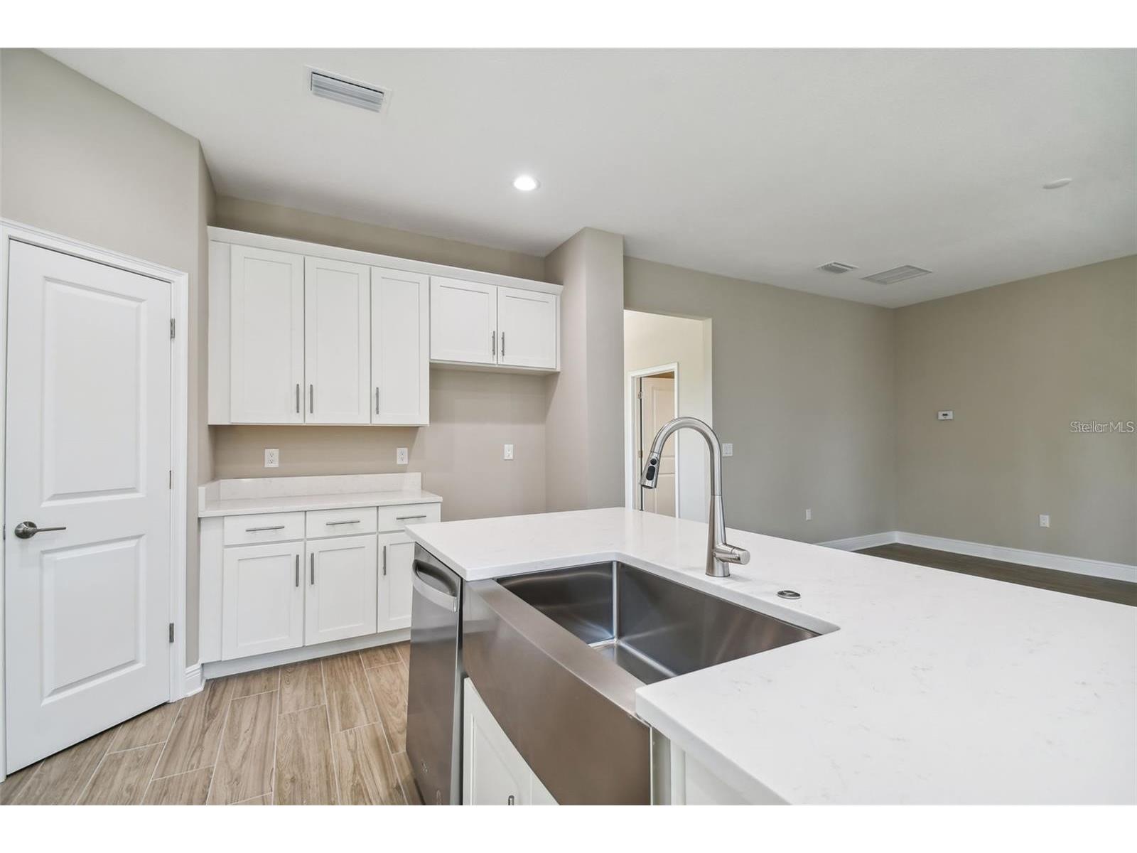 4333 2nd Avenue N Saint Petersburg FL 33713 TB8493711 image18