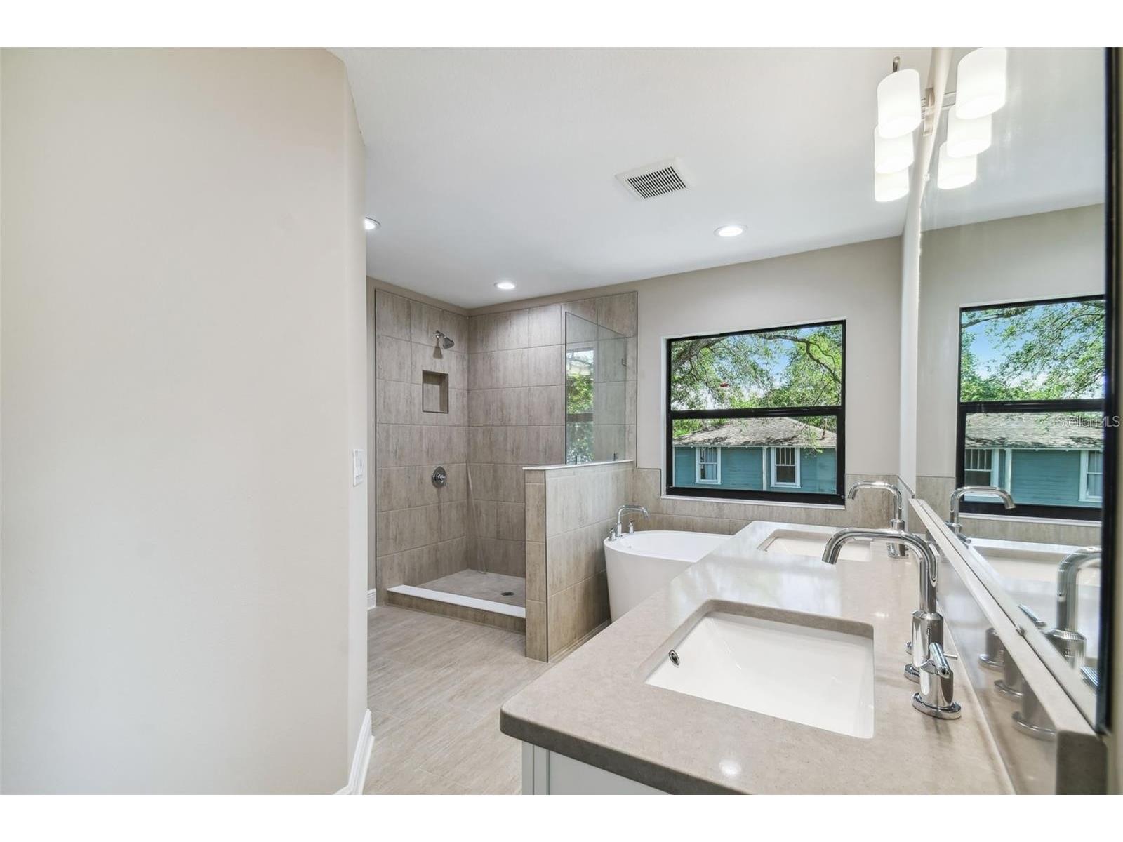 4333 2nd Avenue N Saint Petersburg FL 33713 TB8493711 image36