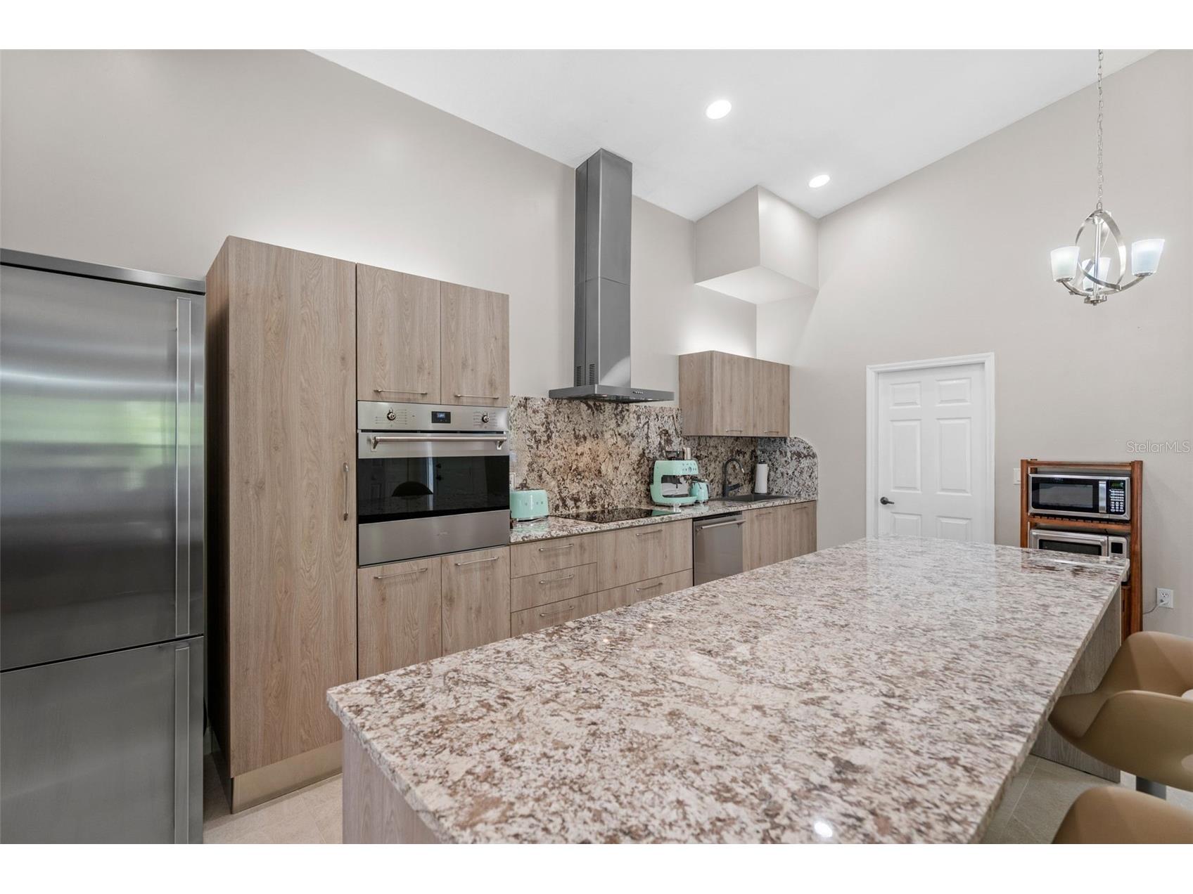 4334 Marcott Circle Sarasota FL 34233 A4690044 image12