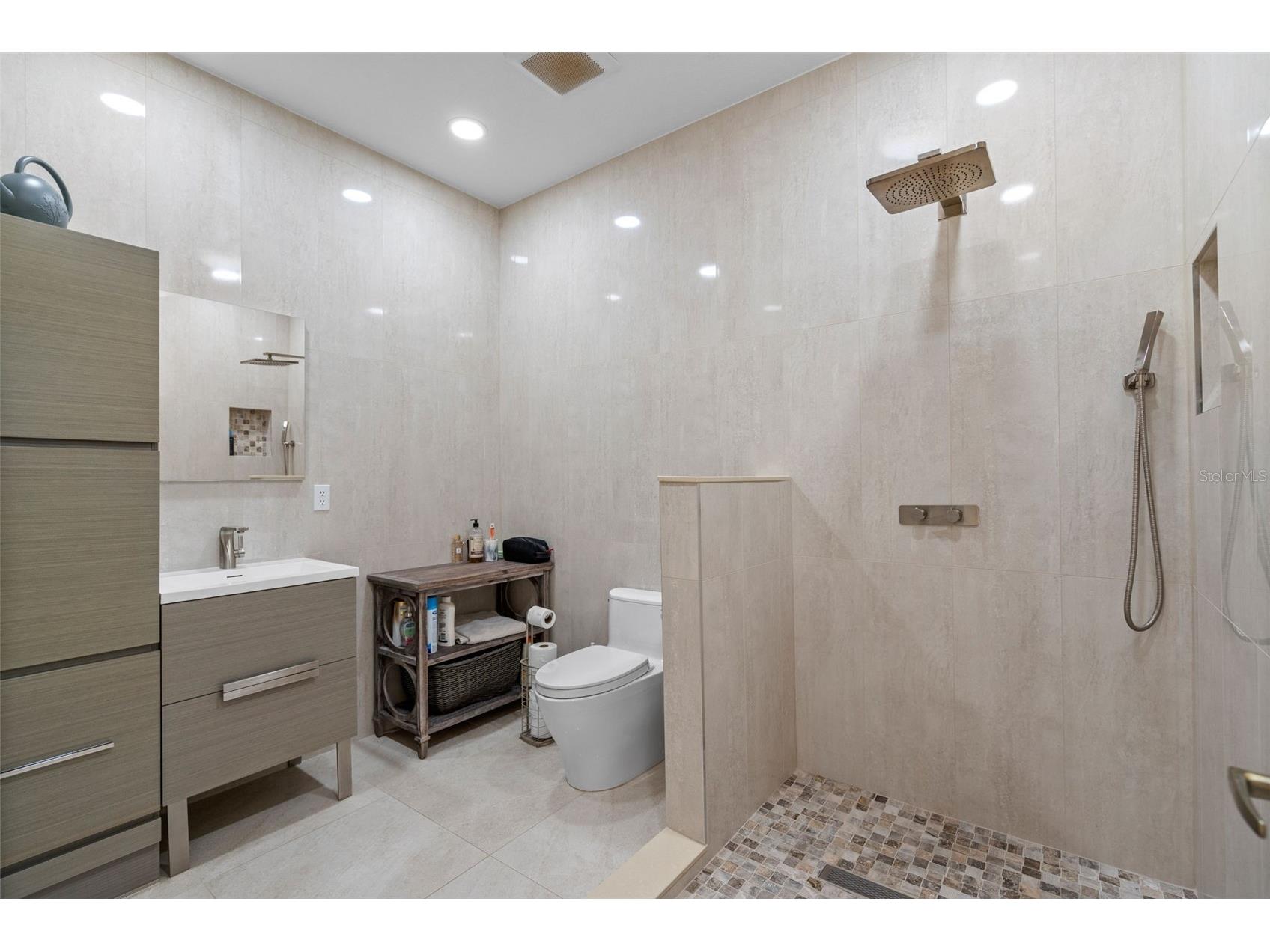 4334 Marcott Circle Sarasota FL 34233 A4690044 image33