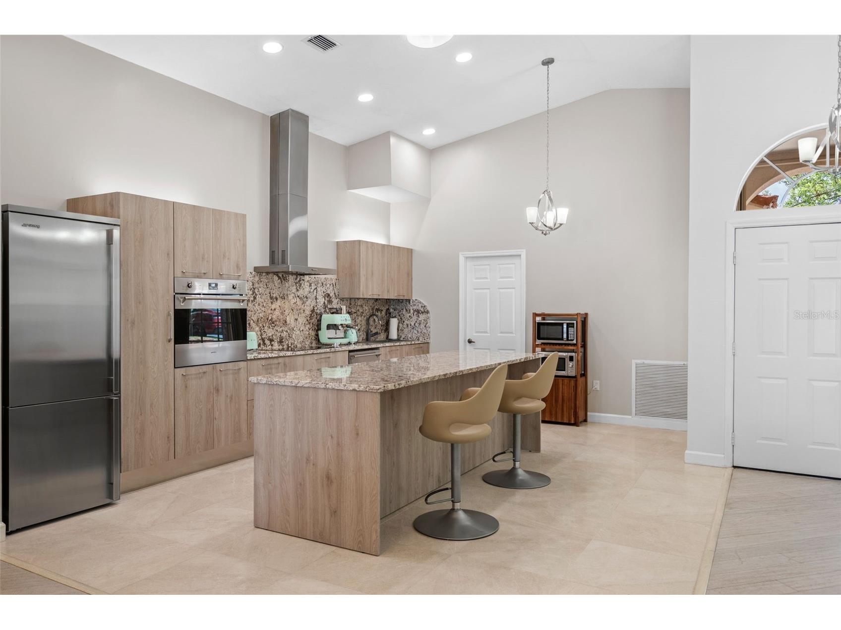 4334 Marcott Circle Sarasota FL 34233 A4690044 image8