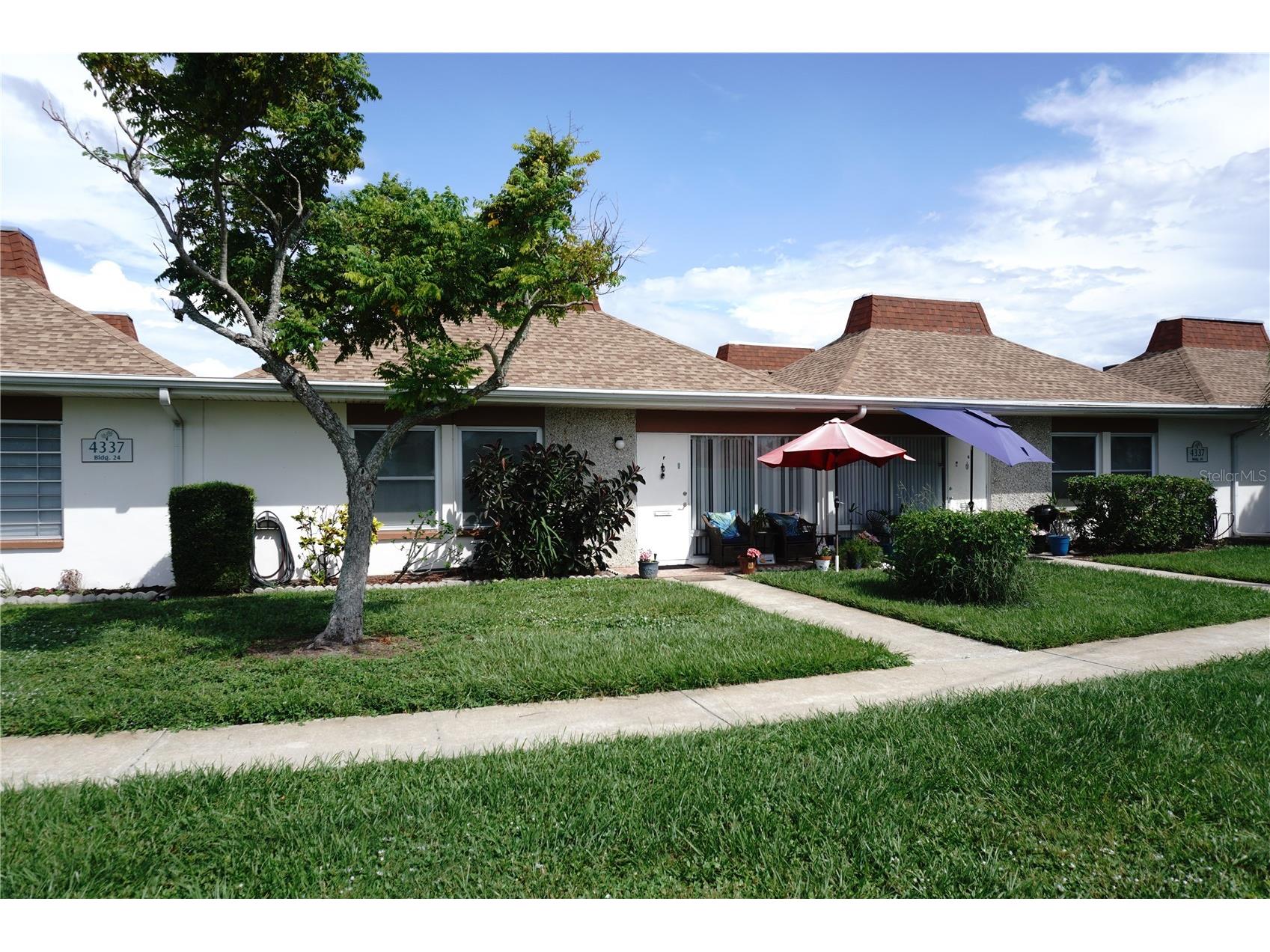 4337 Tahitian Gardens Circle #F Holiday FL 34691 TB8487865 image1