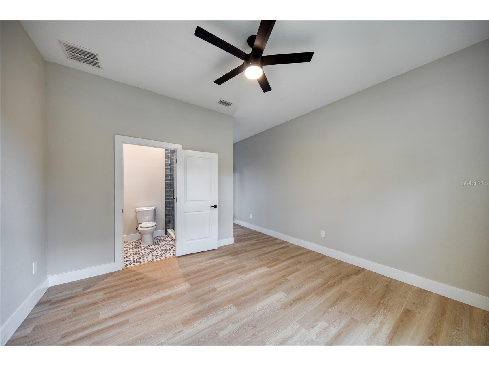 4338 1/2 15th Street N #B Saint Petersburg FL 33703 TB8479378 image4