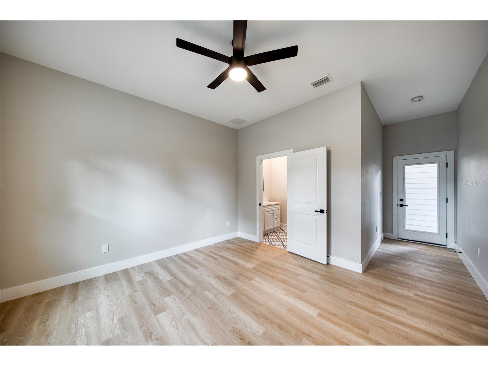 4338 1/2 15th Street N #B Saint Petersburg FL 33703 TB8479378 image7