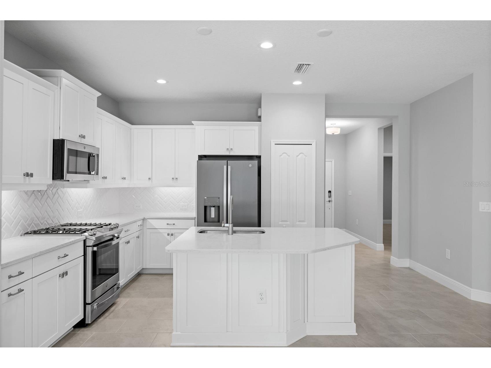 4338 Tamarind Place Bradenton FL 34203 A4683701 image8