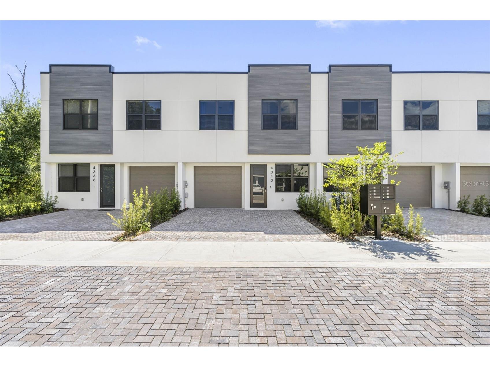 4338 Villa Alina Court Tampa FL 33614 TB8508205 image1