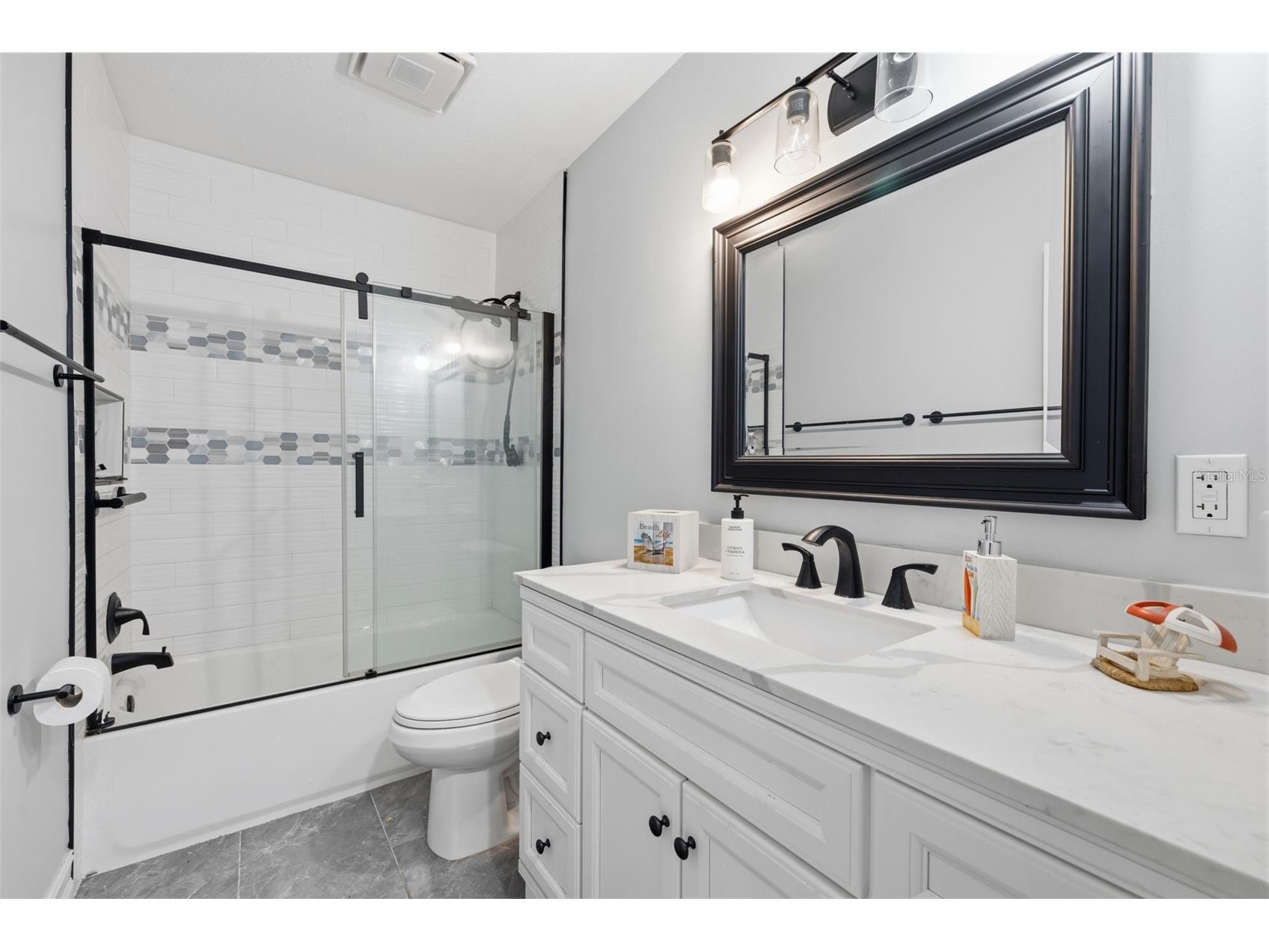 4339 50th Avenue S Saint Petersburg FL 33711 TB8489814 image14