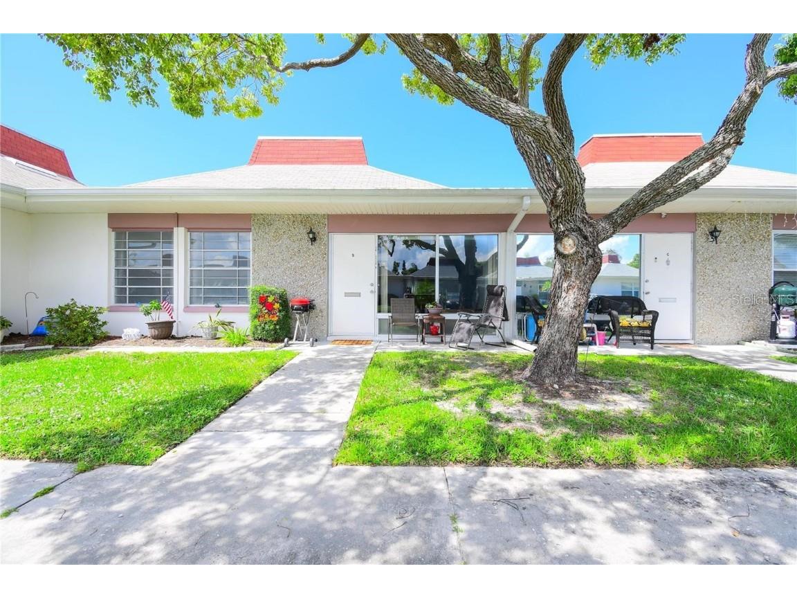 4339 Tahitian Gardens Circle #B Holiday FL 34691 U8198318 image1