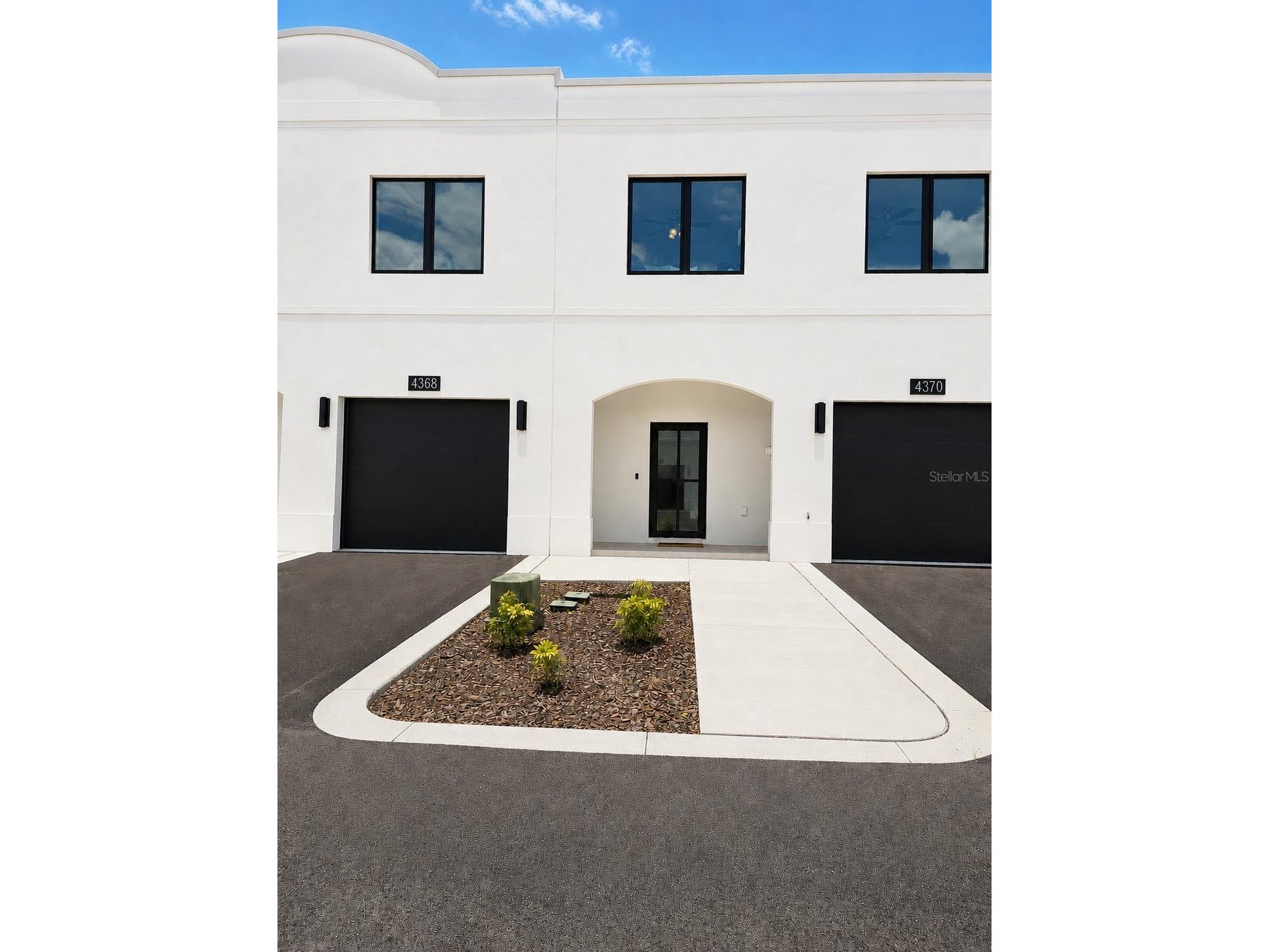4341 Cambio Gardens Court Tampa FL 33610 TB8518911 image1