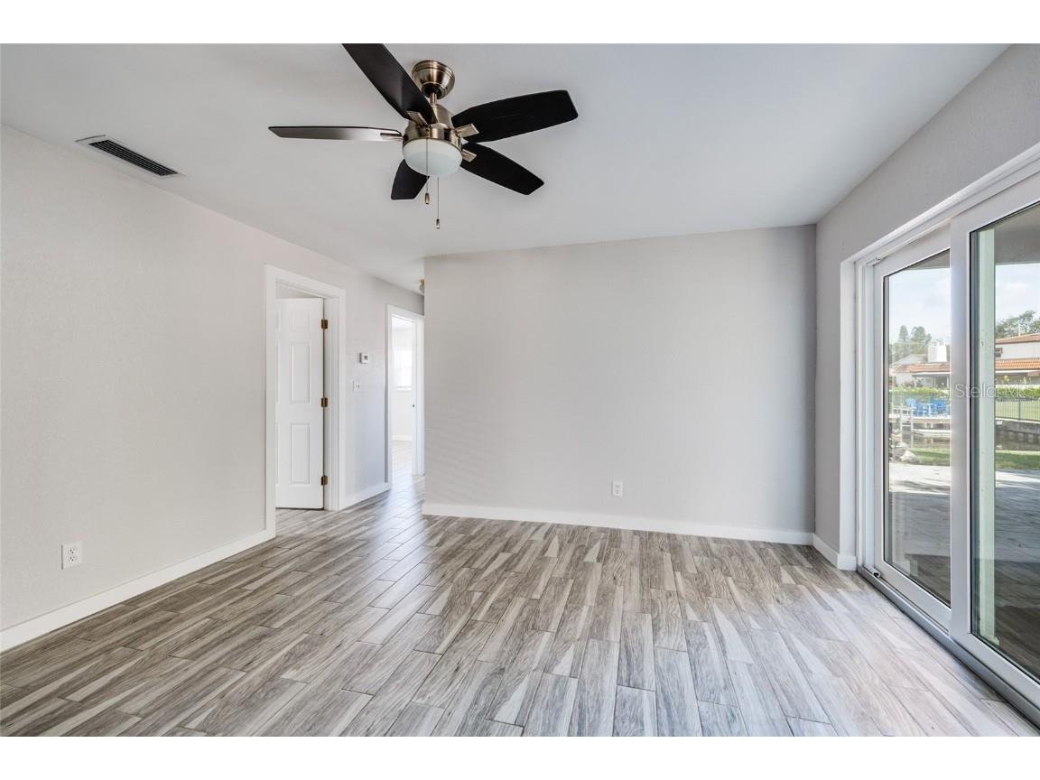 4342 14th Way NE Saint Petersburg FL 33703 TB8417423 image10