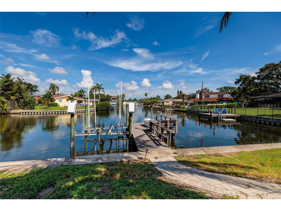 4342 14th Way NE Saint Petersburg FL 33703 TB8417423 image2