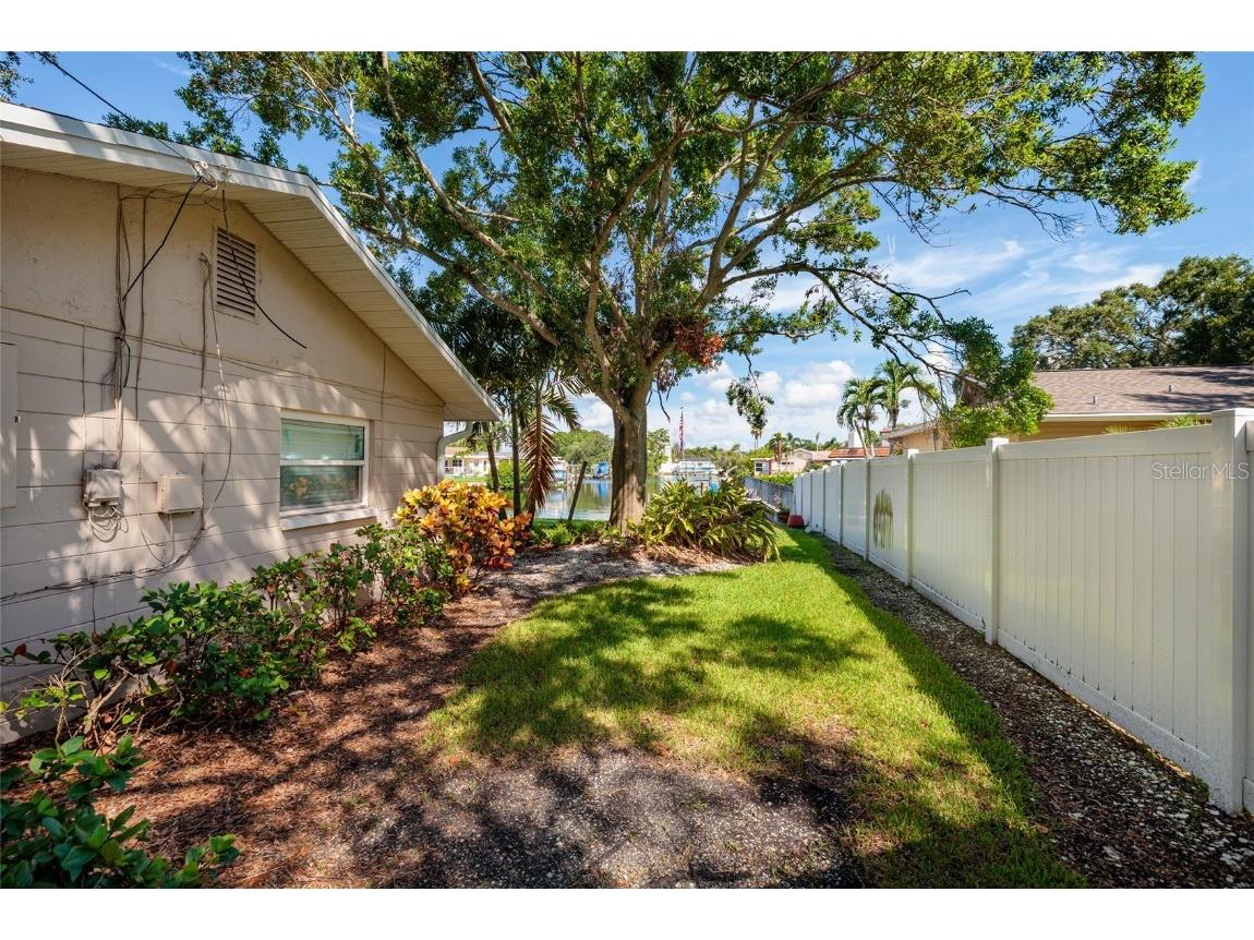 4342 14th Way NE Saint Petersburg FL 33703 TB8417423 image25