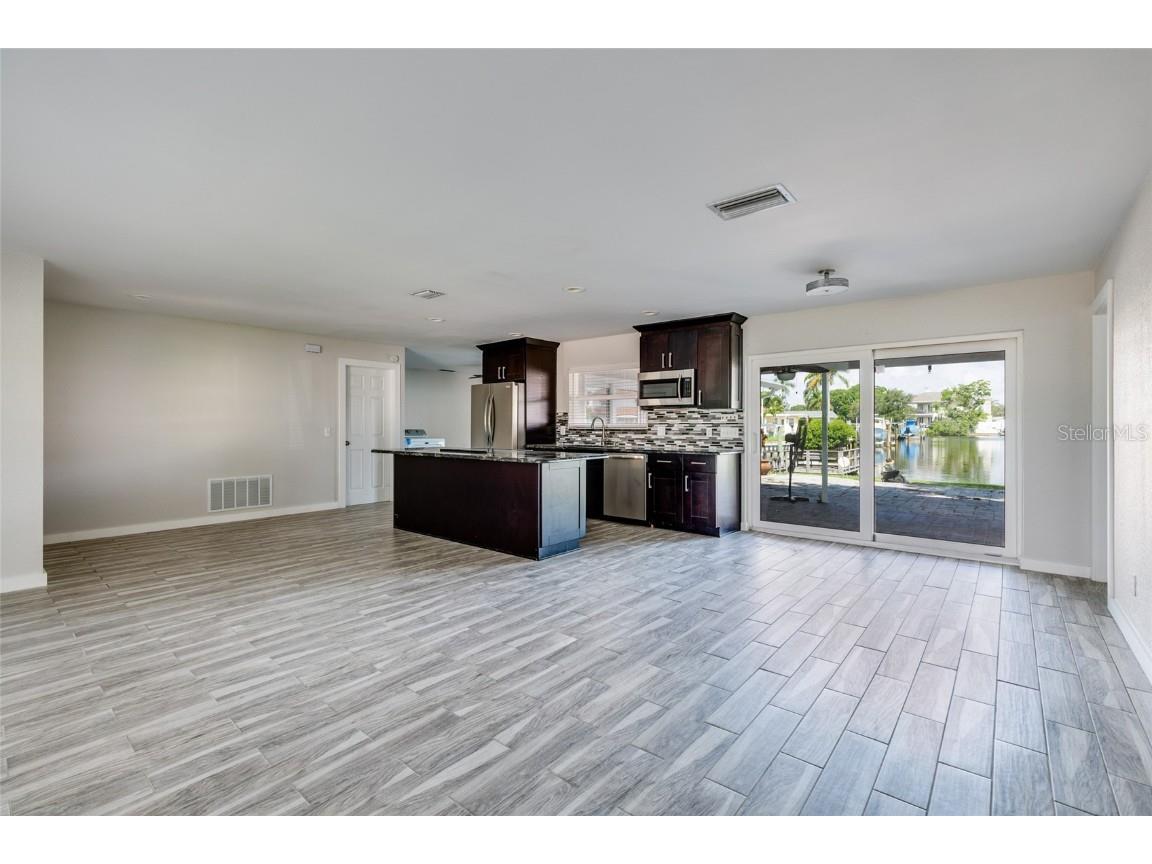 4342 14th Way NE Saint Petersburg FL 33703 TB8417423 image8