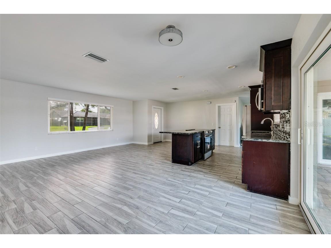 4342 14th Way NE Saint Petersburg FL 33703 TB8417423 image9