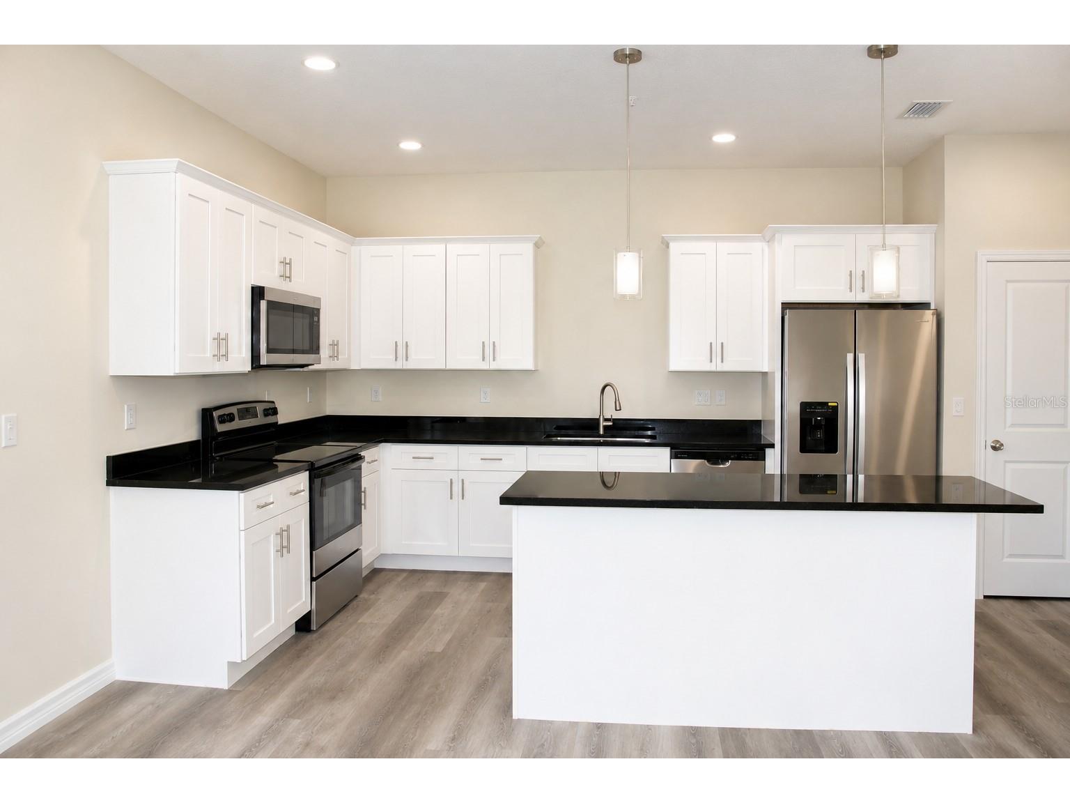 4343 Cambio Gardens Court Tampa FL 33610 TB8518882 image6