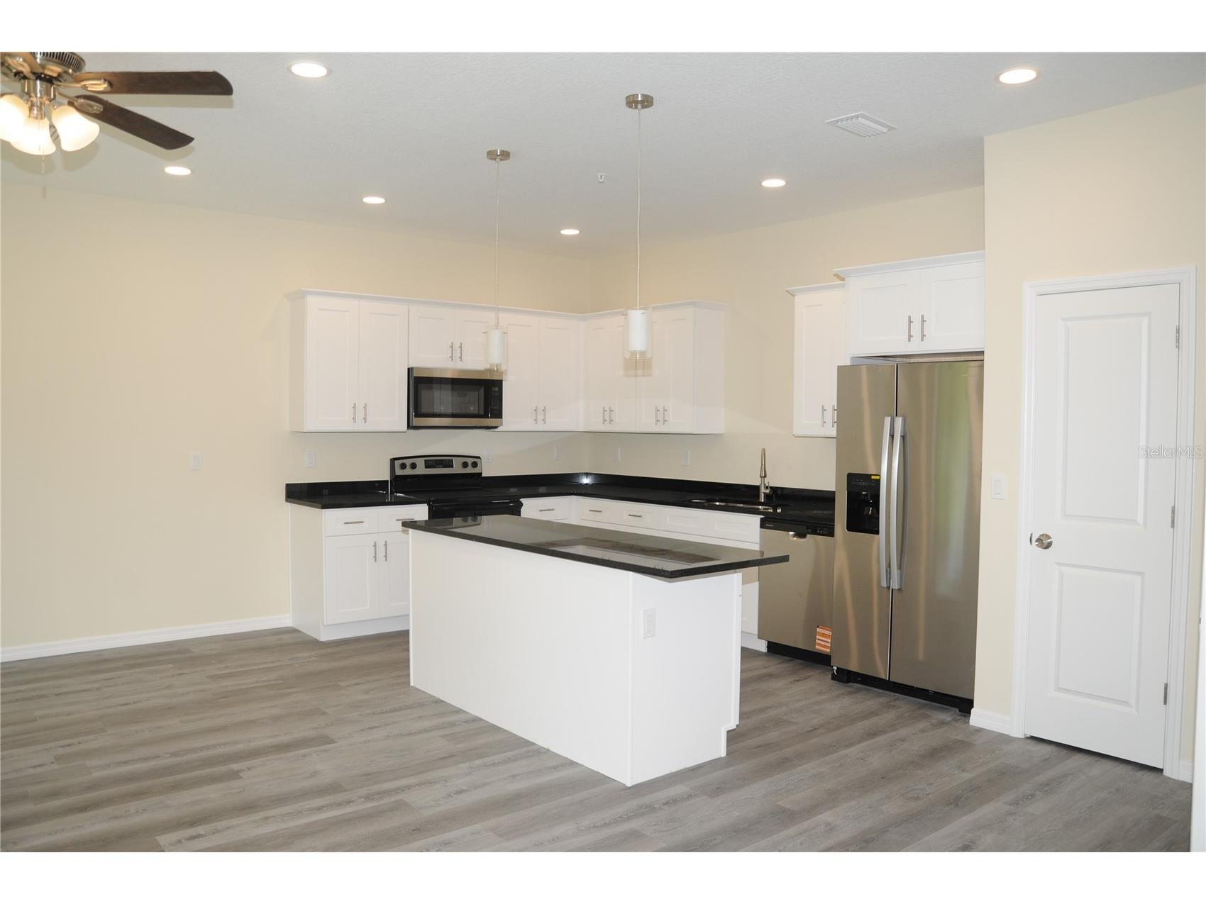 4343 Cambio Gardens Court Tampa FL 33610 TB8518882 image7