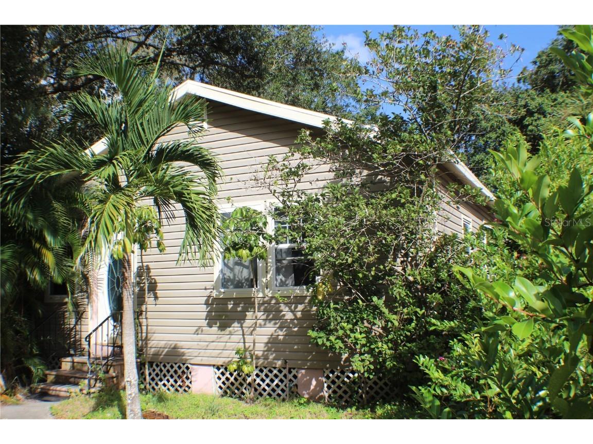 4343 Queen Street N Saint Petersburg FL 33714 U8141728 image1