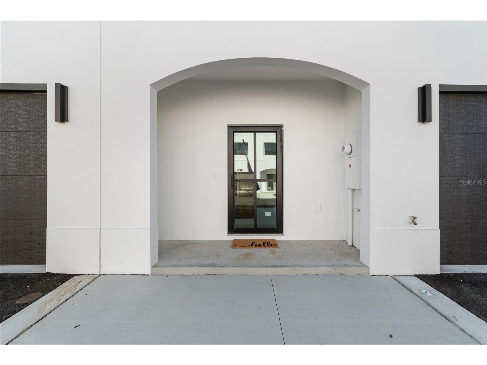 4344 Cambio Gardens Court Tampa FL 33610 TB8474163 image1