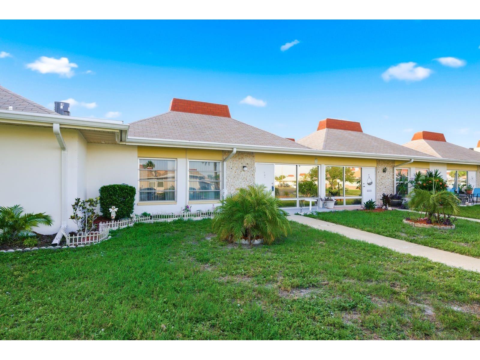 4344 Tahitian Gardens Circle #B Holiday FL 34691 TB8515536 image3