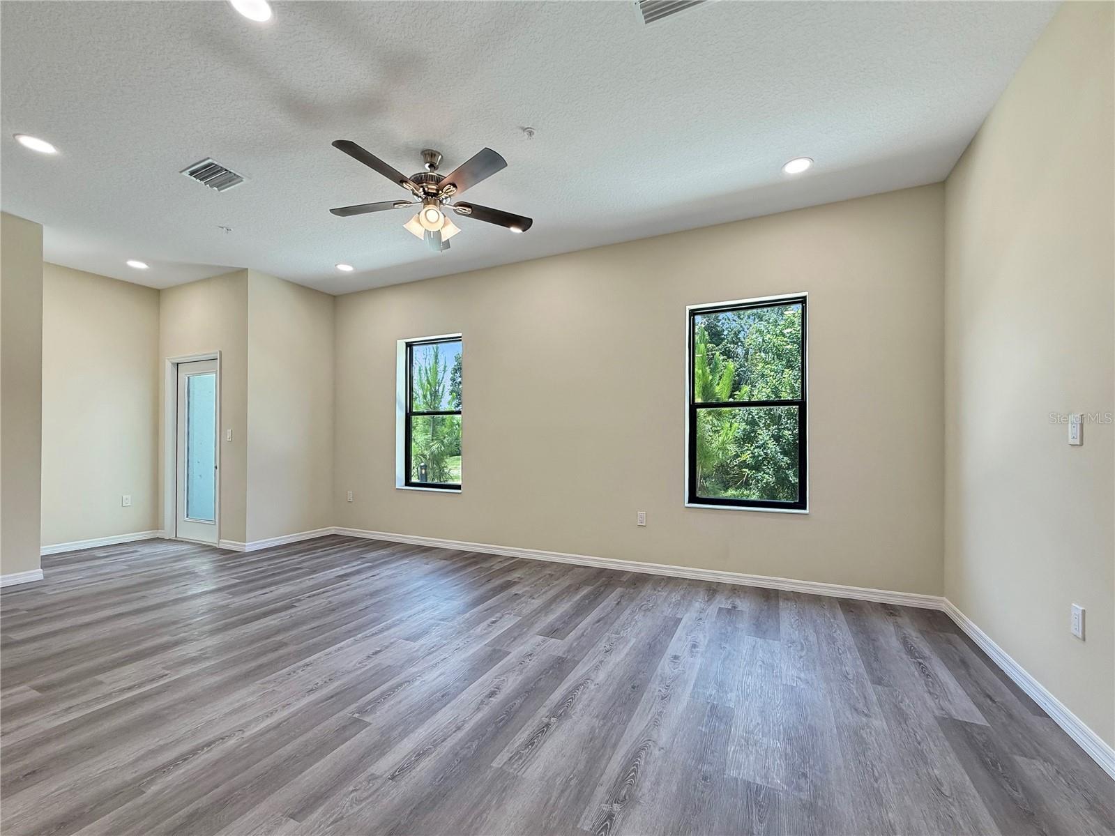 4345 Cambio Gardens Court Tampa FL 33610 TB8517585 image11