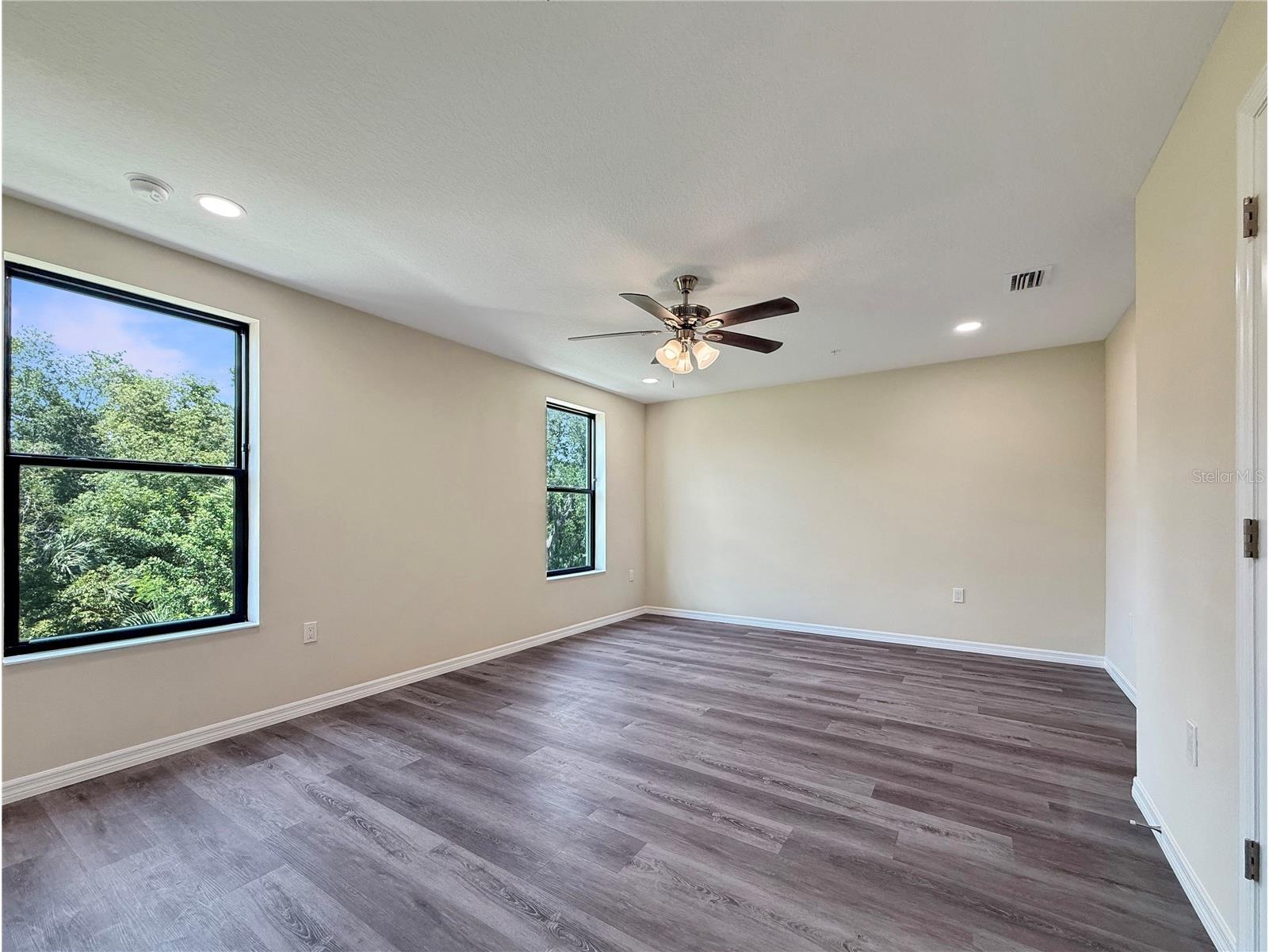 4345 Cambio Gardens Court Tampa FL 33610 TB8517585 image14