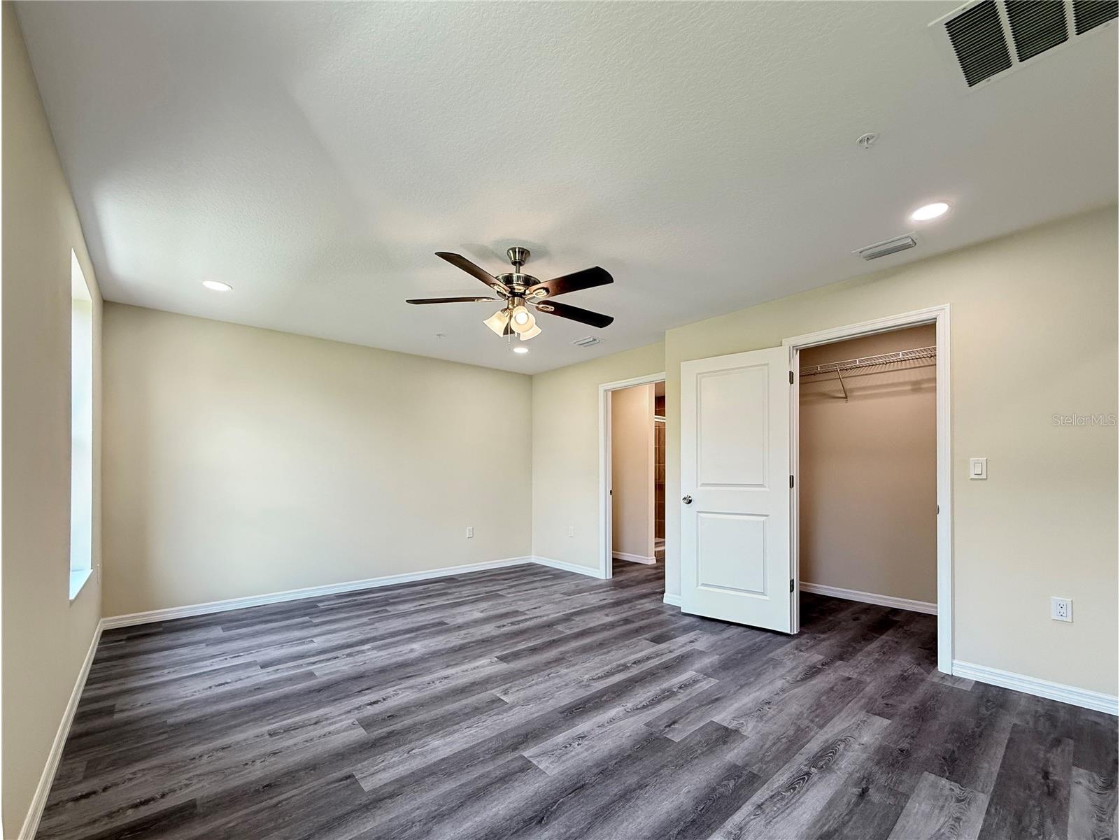 4345 Cambio Gardens Court Tampa FL 33610 TB8517585 image15