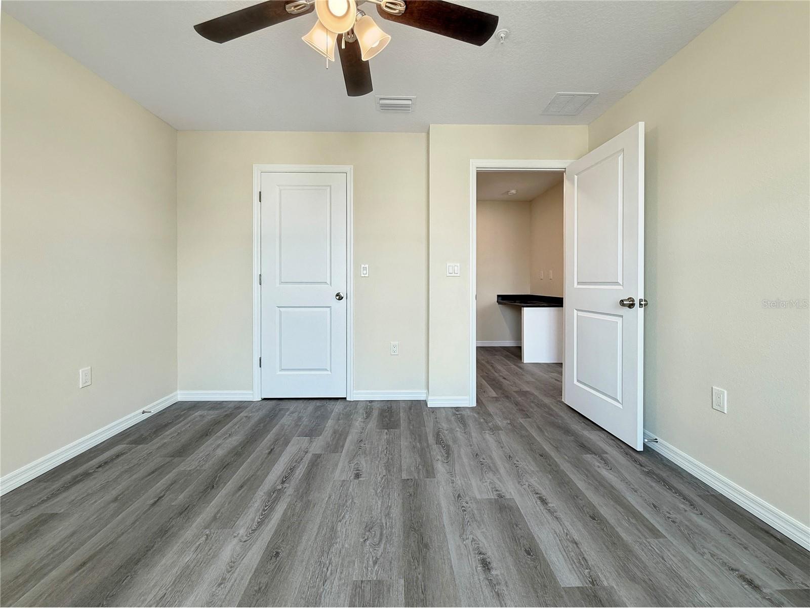 4345 Cambio Gardens Court Tampa FL 33610 TB8517585 image26
